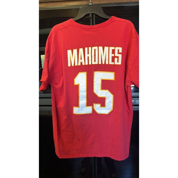 Mahomes 15 Kansas City   Red Short sleeve short NO size tag Like a XL - Picture 2 of 4